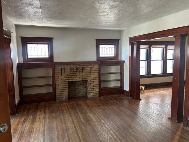 Building Photo - 560 Linden Ave
