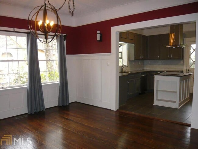 Building Photo - 208 Peachtree St