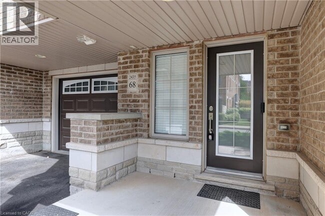 Building Photo - 2435 Greenwich Dr
