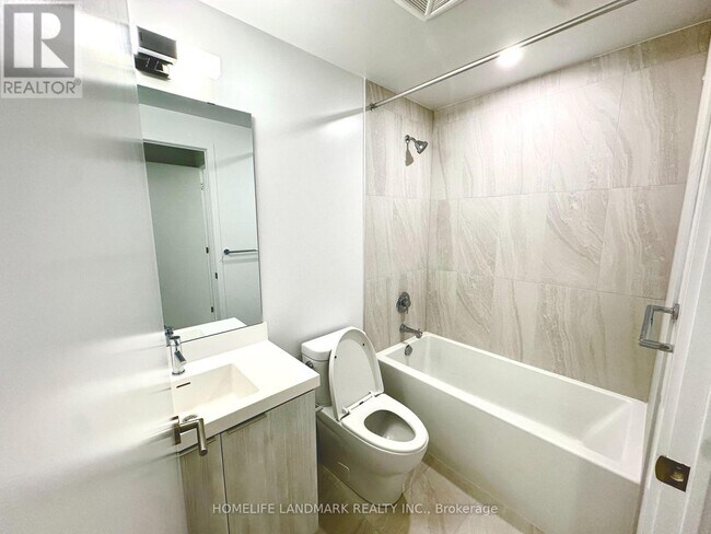 Photo du bâtiment - 5858 Yonge St