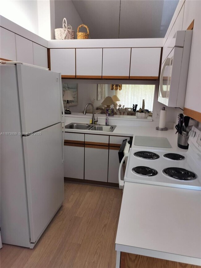 Foto del edificio - 1002 Keystone Dr