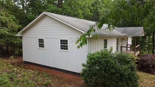 Building Photo - Remodeled 3 Bedroom Home in Walhalla