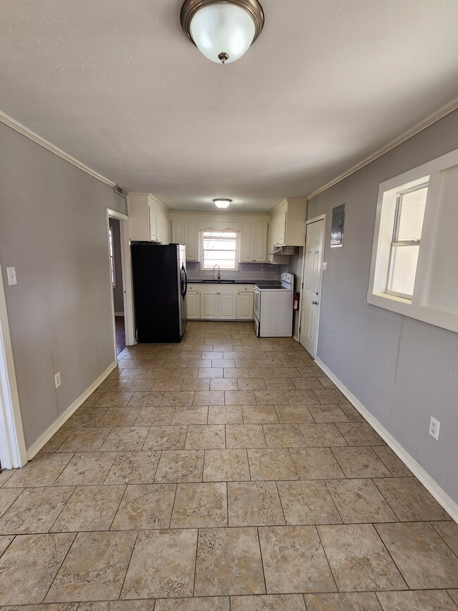 Building Photo - 118 Pemberton Dr