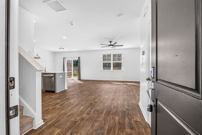Foto del edificio - 123 Sweet Cherry Ln
