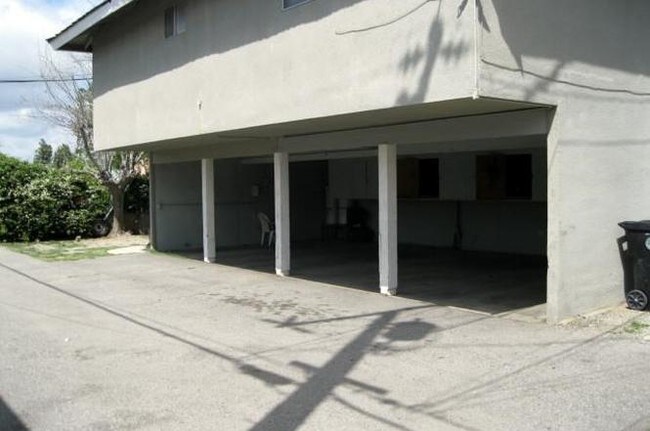 Building Photo - 1105 Olive Tree Lane # C, Hemet, CA 92543
