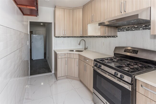 Foto del edificio - 90-40 Corona Ave.