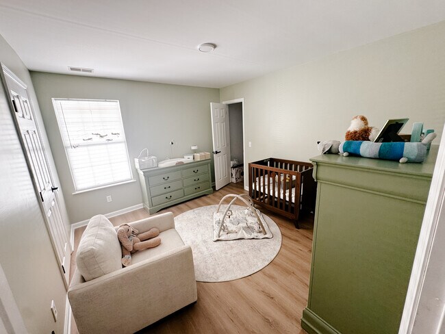 Foto del edificio - 215 Dillard Mill Dr