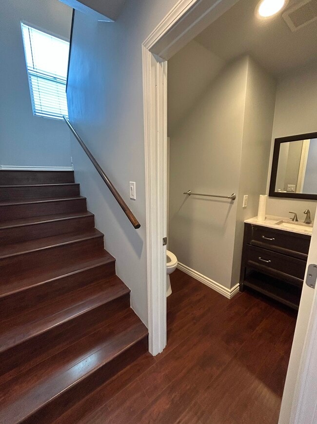 Stairway area - 8422 Glider Ave