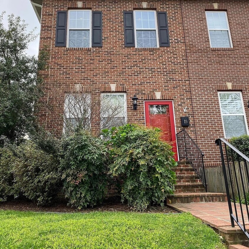 Photo - 19 E Reed Ave (Alexandria, VA)