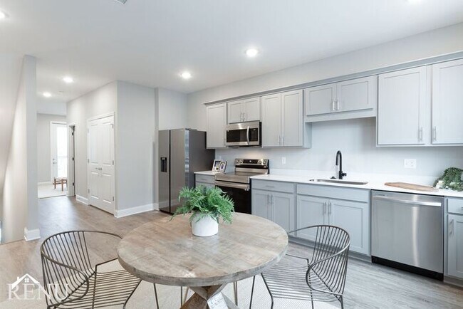 Foto del edificio - 2369 E 18th St