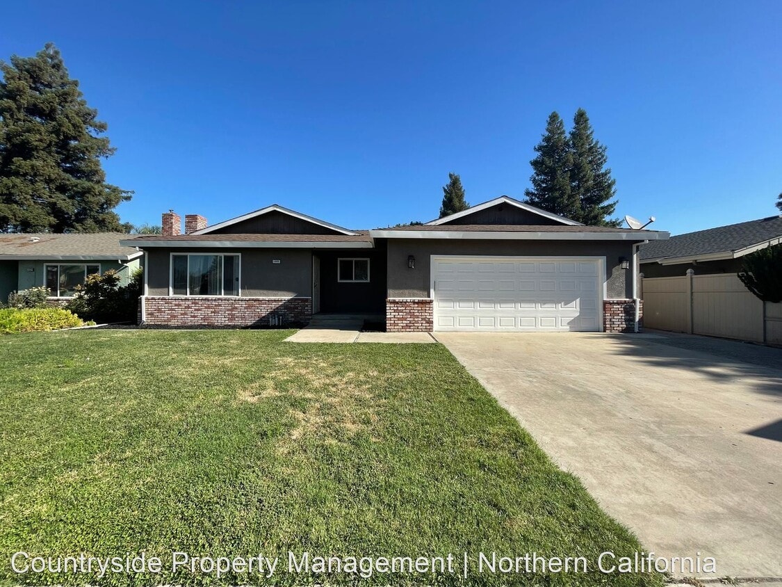 3 br, 2 bath House 1405 W Tuolumne Rd House for Rent in Turlock, CA