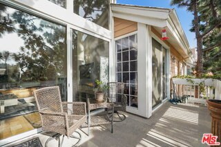 Foto del edificio - 4338 Redwood Ave