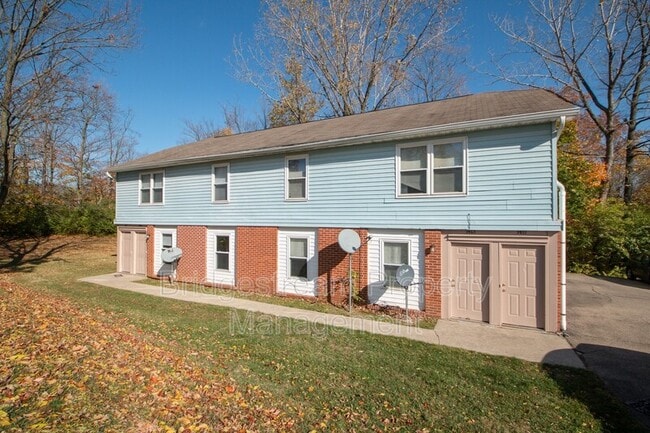 Building Photo - 1415 Forest Ln