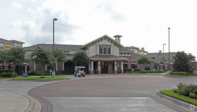 Edificio - Camden Whispering Oaks