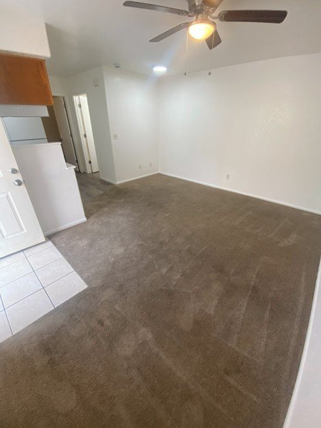 Foto del edificio - 1584 E Courtney Pl