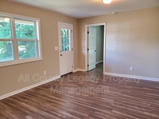 Building Photo - 759 Hog Mountain Rd