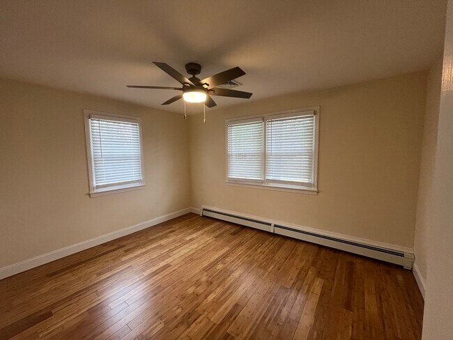 Building Photo - 54 3rd Bayway
