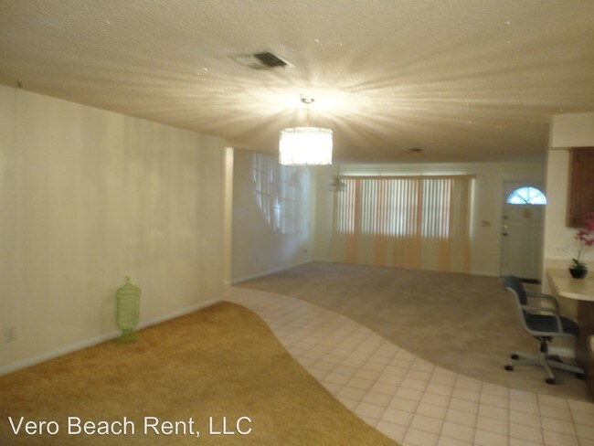 Building Photo - 519 Periwinkle Dr