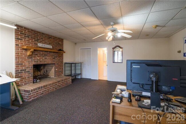 Foto del edificio - 8502 Pine Lake Rd