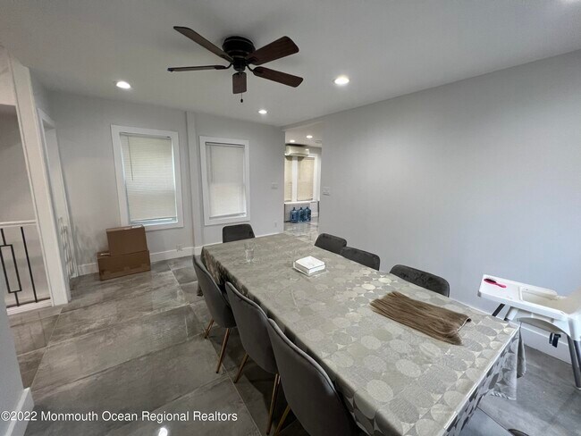 Building Photo - 316 Roosevelt Ave