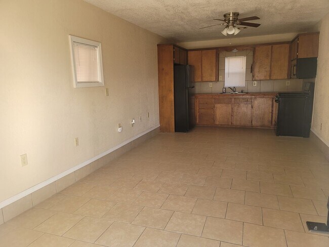Foto del edificio - 1 Bedroom House for Rent