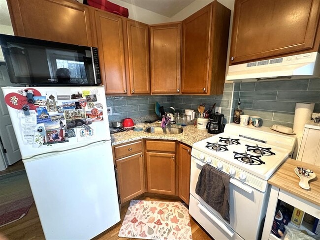 Foto del edificio - 1056 Cambridge St