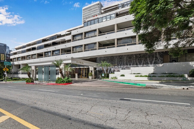 Foto del edificio - 121 S Hope St