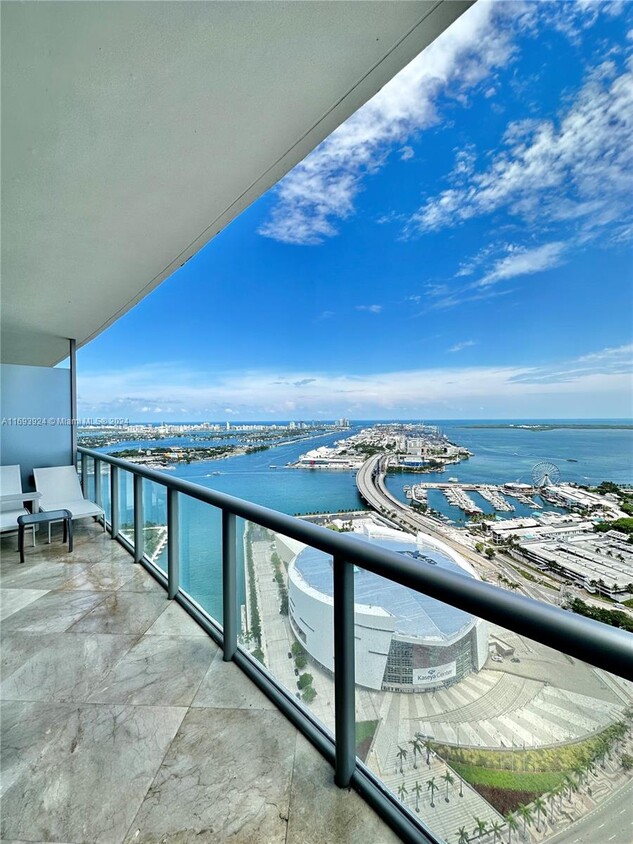 Foto principal - 888 Biscayne Blvd