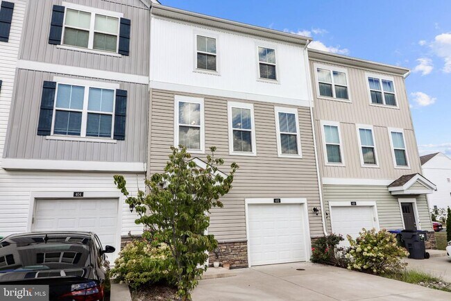 Foto del edificio - 402 Honeyberry Ln