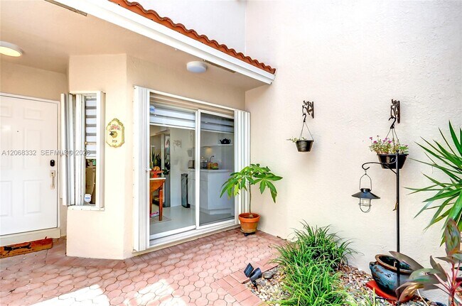 Foto del edificio - 10237 NW 52nd Ln