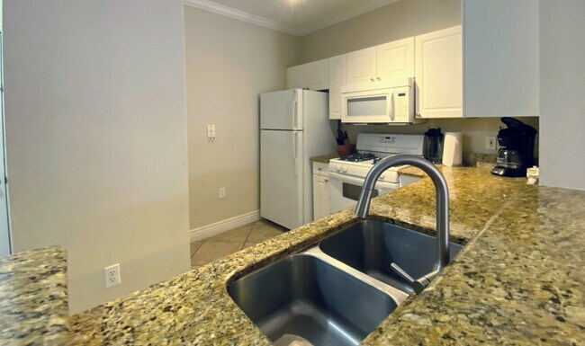 Foto del edificio - 2739 Via Capri