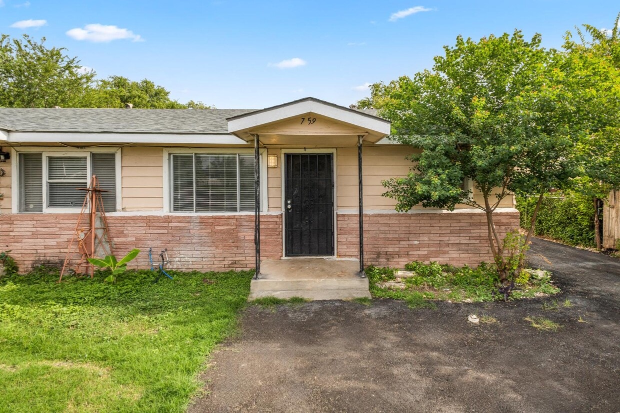 Photo - 759 Avondale Ave
