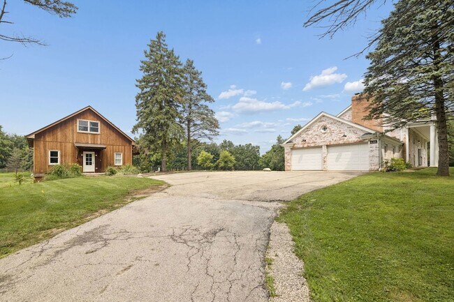Foto del edificio - 1N480 Indian Knoll Rd