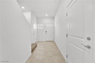 Building Photo - 4567 Merlot Hls Ave