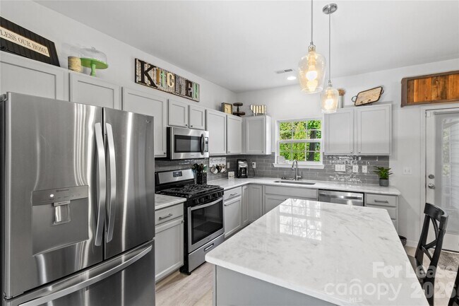 Foto del edificio - 4103 Christine Ln