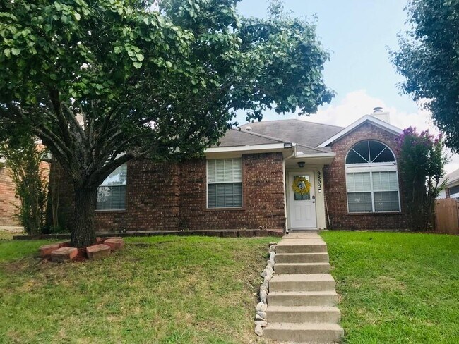 Foto del edificio - 9805 Concord Dr