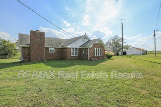 Building Photo - 1741 E 1st Ave