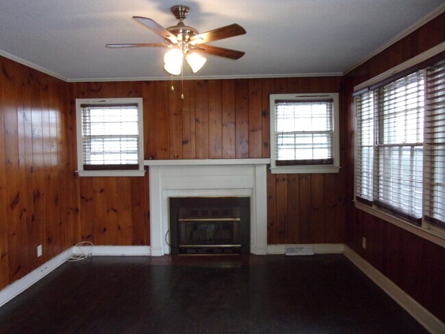 Building Photo - 517 S Jones Ave