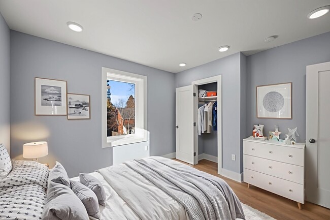 Photo - 4535 Avondale St Apartment