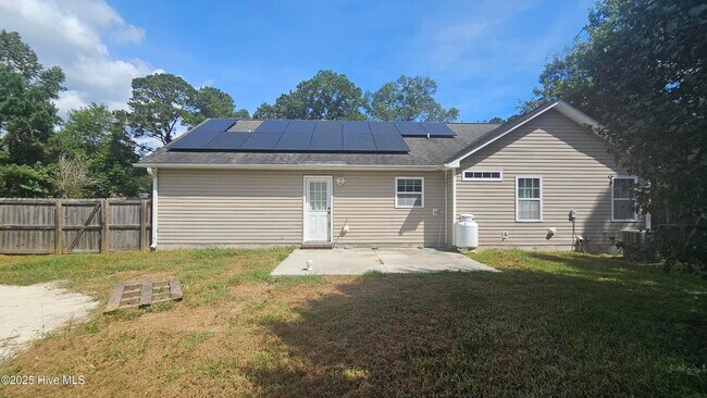 Foto del edificio - 219 Blue Creek School Rd