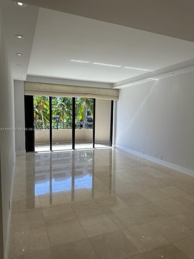 Building Photo - 251 Crandon Blvd