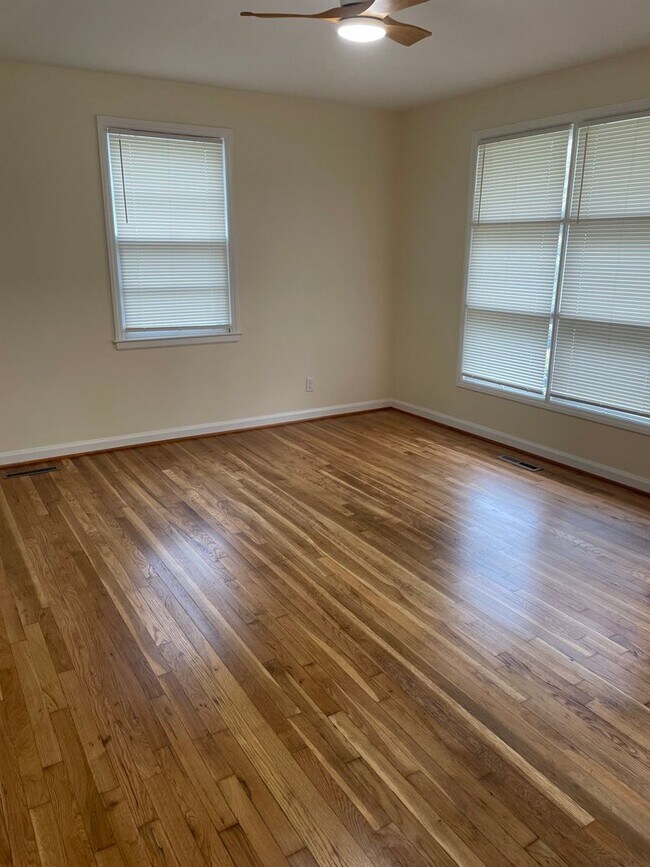 Foto del edificio - Newly Renovated 3 Bedroom Home