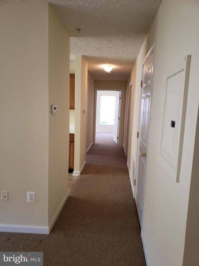 Foto del edificio - 9571 Shirewood Ct