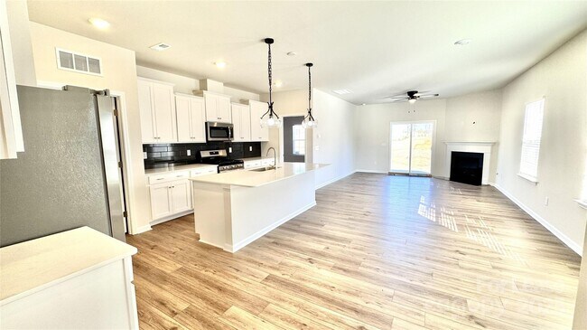 Building Photo - 1627 Swallow Tail Dr