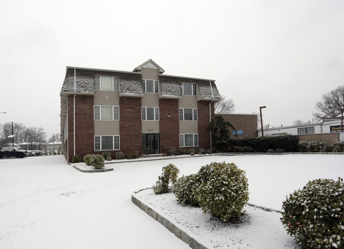 Foto del edificio - 1020 W Elizabeth Ave