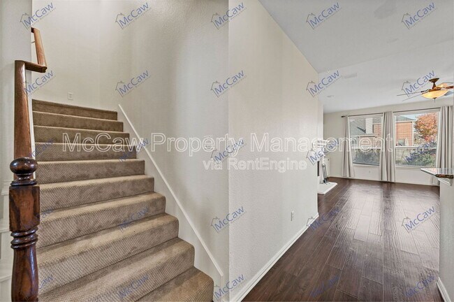Foto del edificio - 5117 Holly Hock Ln