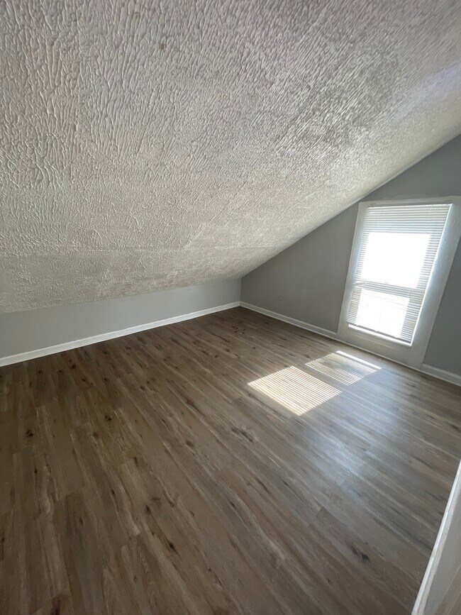 Foto del edificio - 608 W Pike St