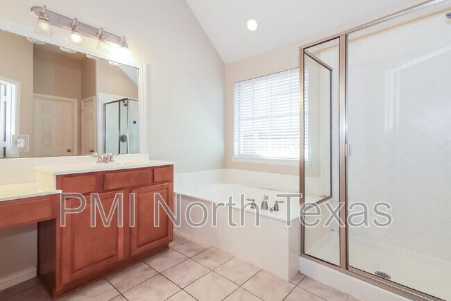 Foto del edificio - 2677 Pine Trail Dr
