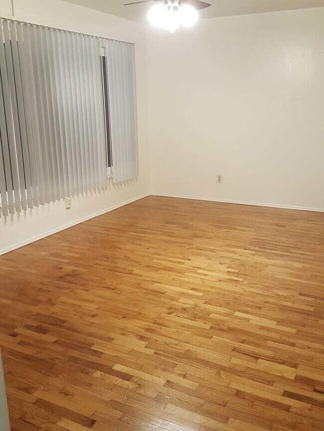 Foto del edificio - Charming duplex with garage in La Mesa!