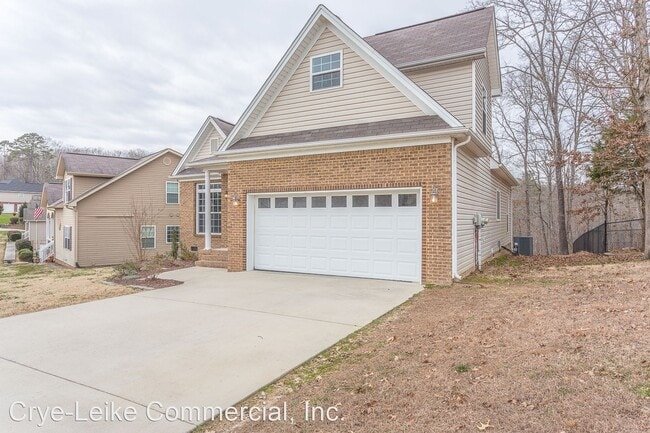 Building Photo - 3 br, 2.5 bath House - 7515 Pfizer Dr.